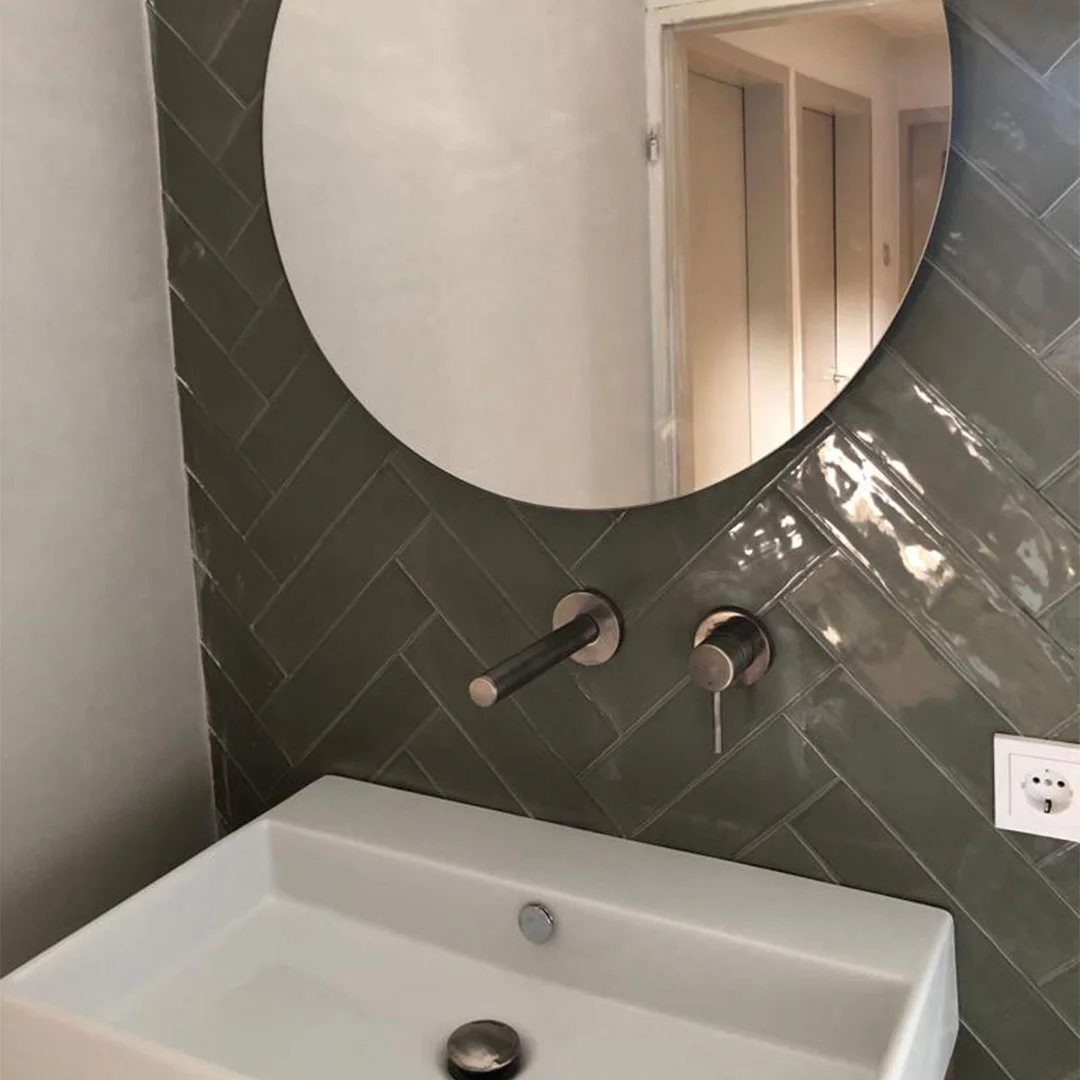 Klassieke badkamer met witte wandtegels, foto 5
